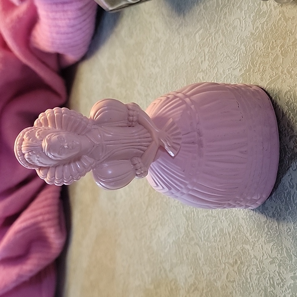 Avon Elizabethan lady figurine